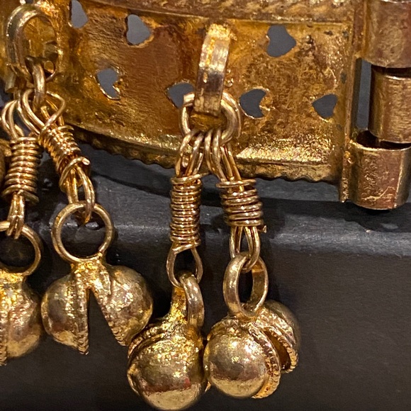 Elegant Gold Tone Bracelet with Dangling Charms - Picture 3 of 11